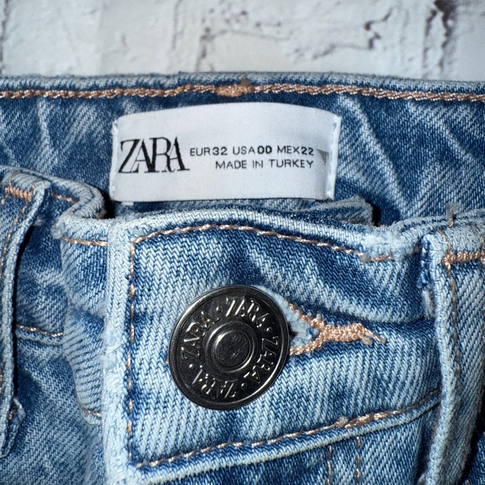 Zara Light Blue Distressed Denim Jeans - Picture 2 of 4